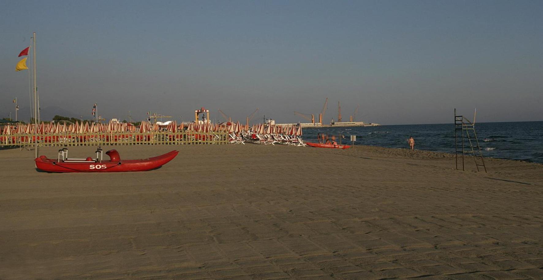 Hotel Tenda Rossa Marina Di Carrara Exterior photo