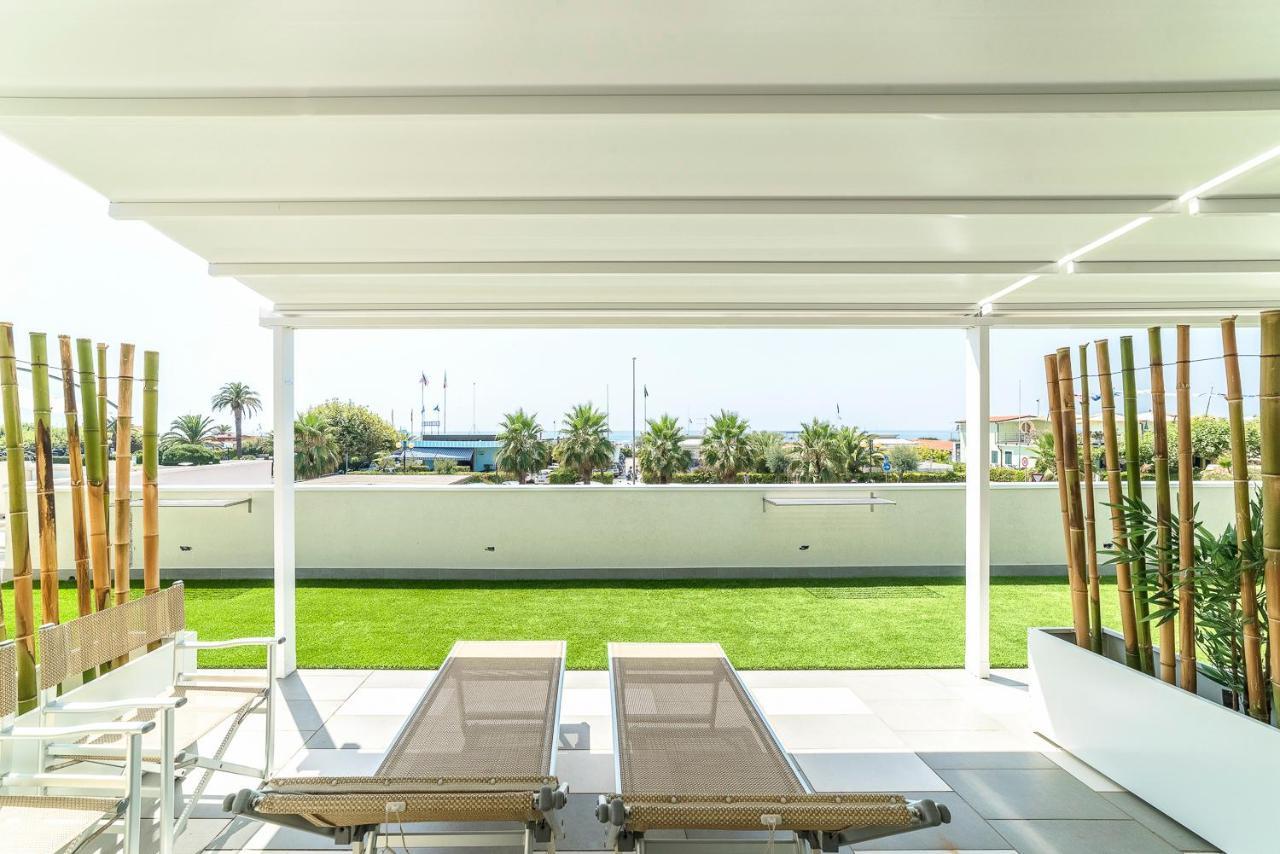 Hotel Tenda Rossa Marina Di Carrara Exterior photo